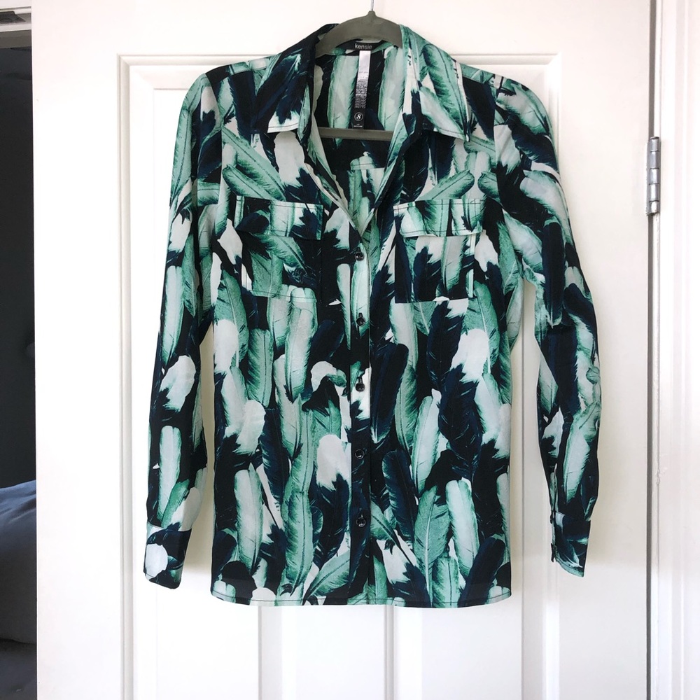 Kensie button down top!